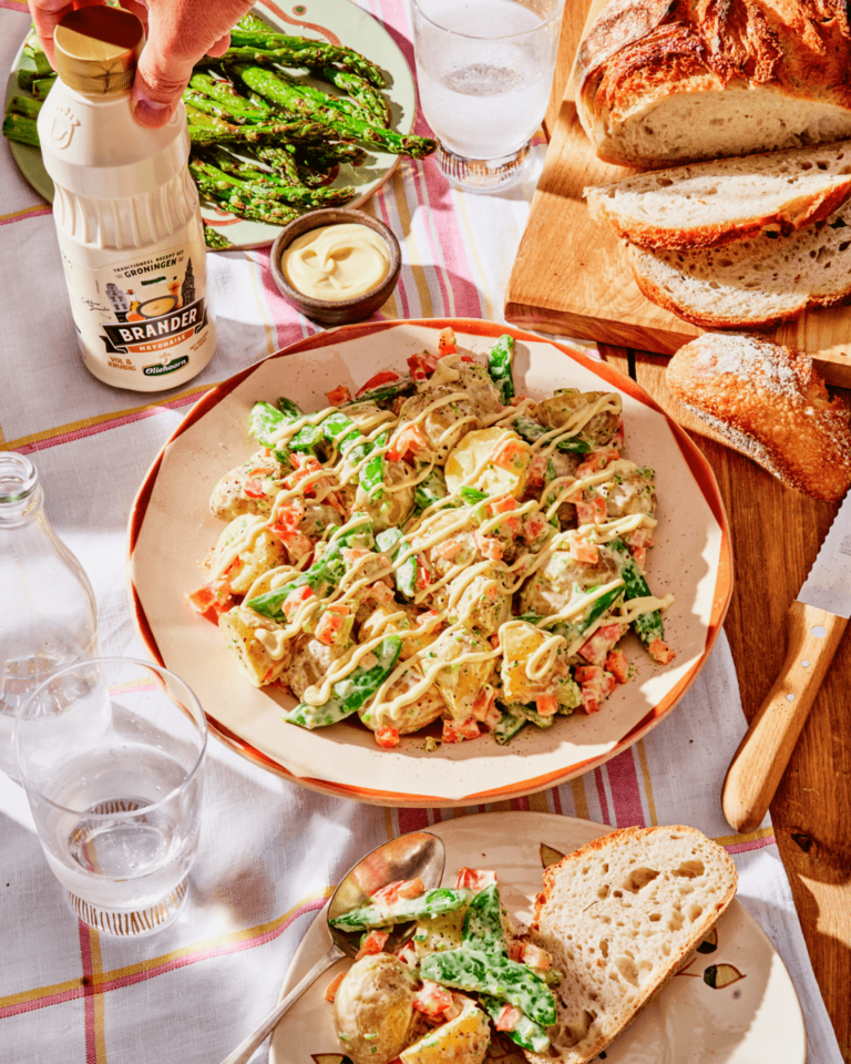 Kartoffelsalat mit Brander Mayonnaise, Schnittlauch und knackigem ...