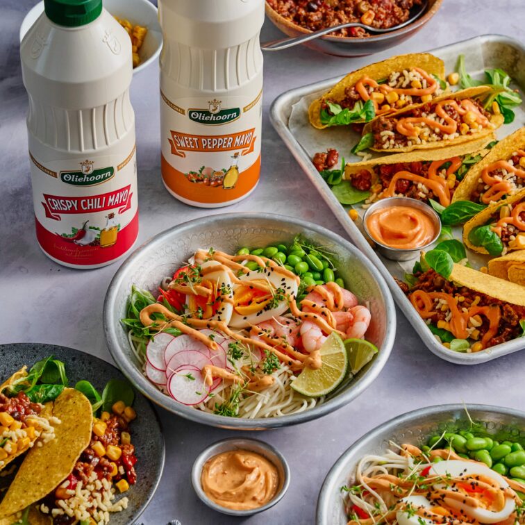 Noedelbowl met crispy chili mayo en garnalen