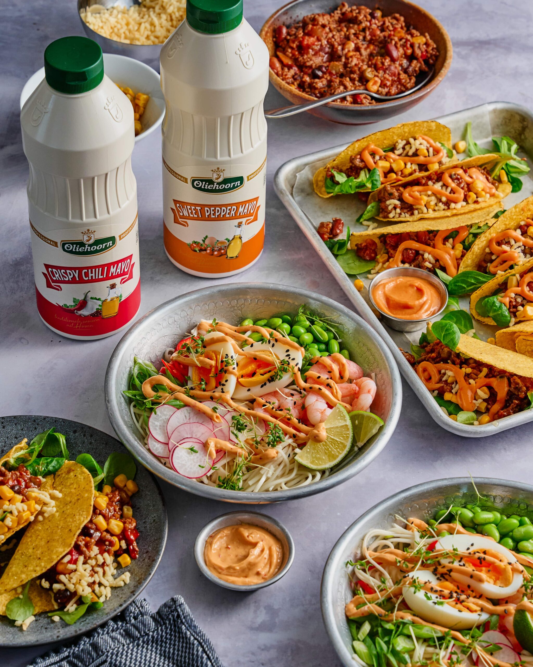 Noedelbowl met crispy chili mayo en garnalen