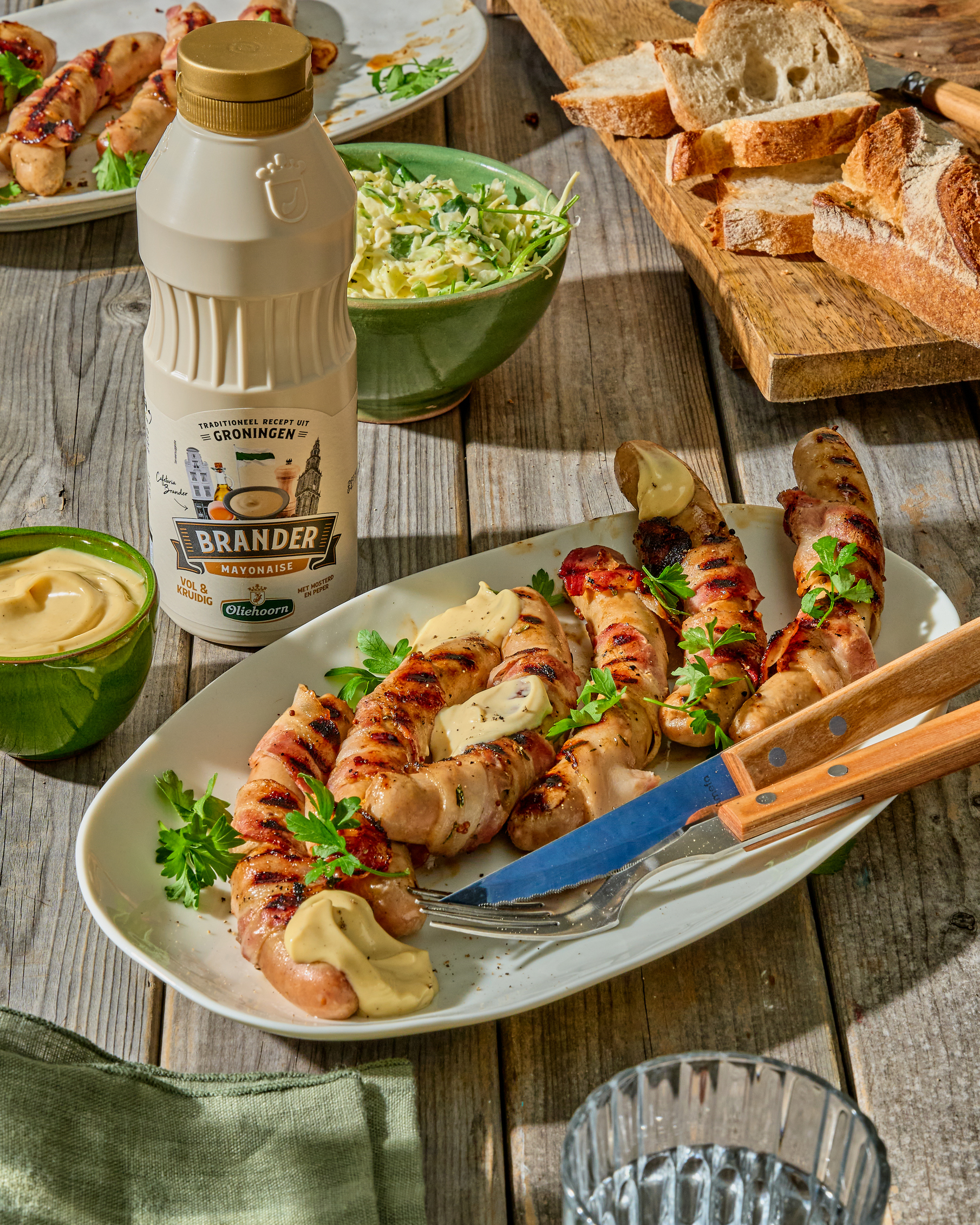 Honing-mosterdworstjes met spek van de BBQ en Brander mayonaise